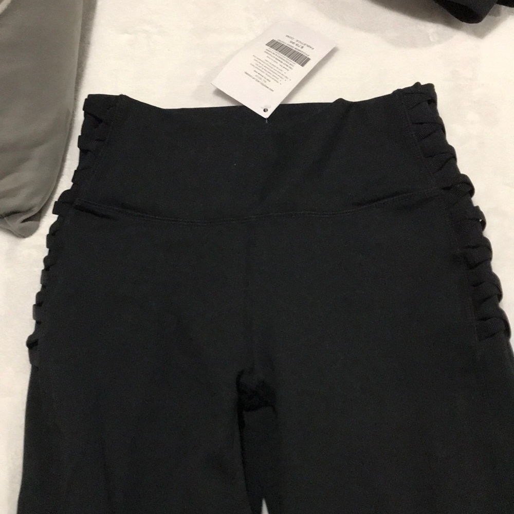 FABLETICS HIGH WAISTED LEGGING
